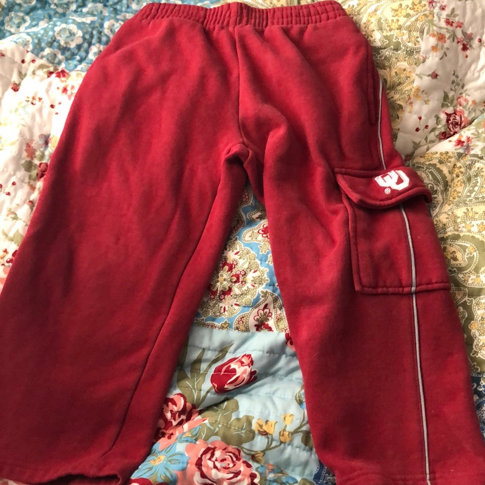 OU kids sweats.